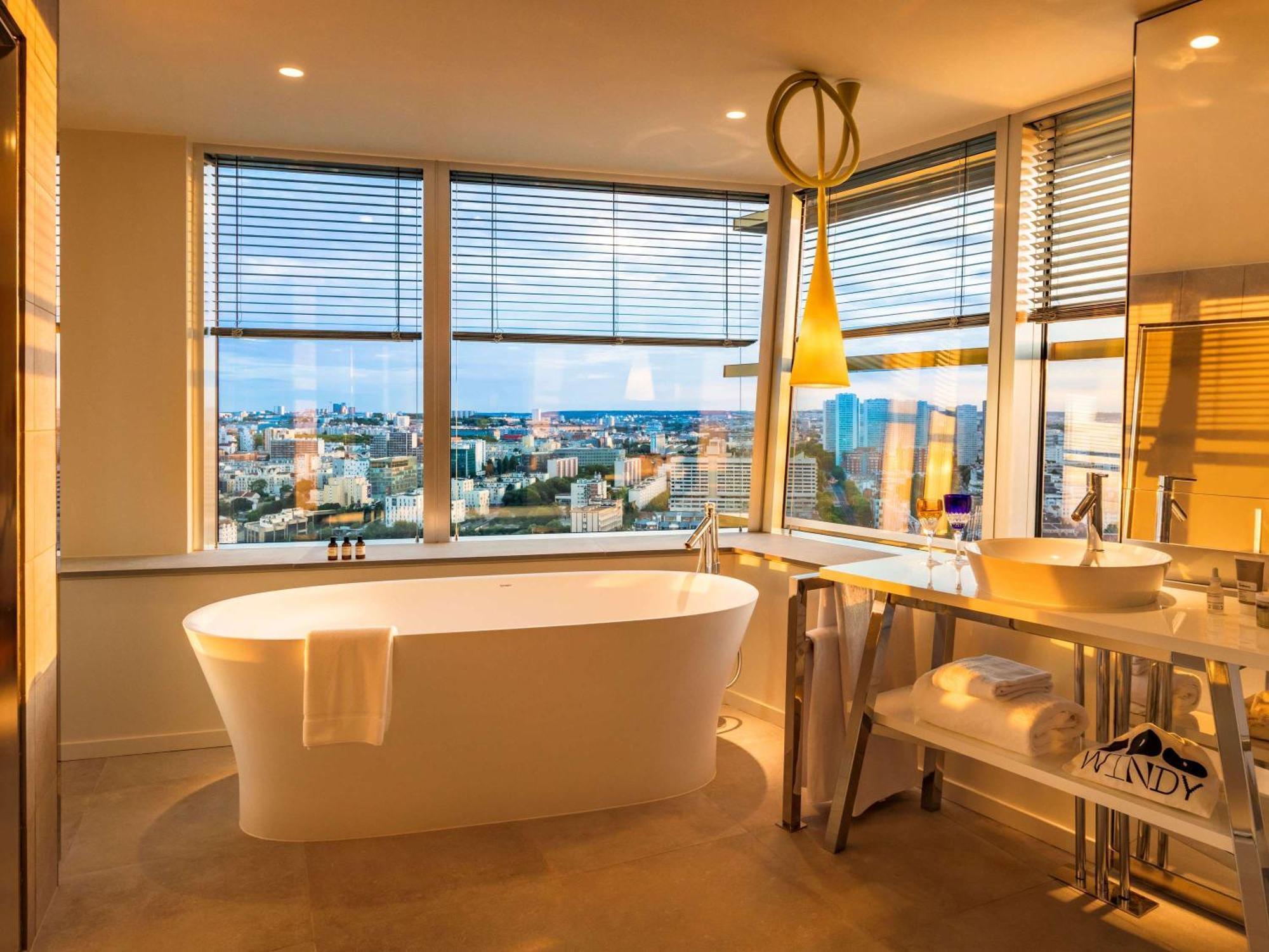 Too Hotel & Spa Paris - Mgallery Collection ปารีส ภายนอก รูปภาพ