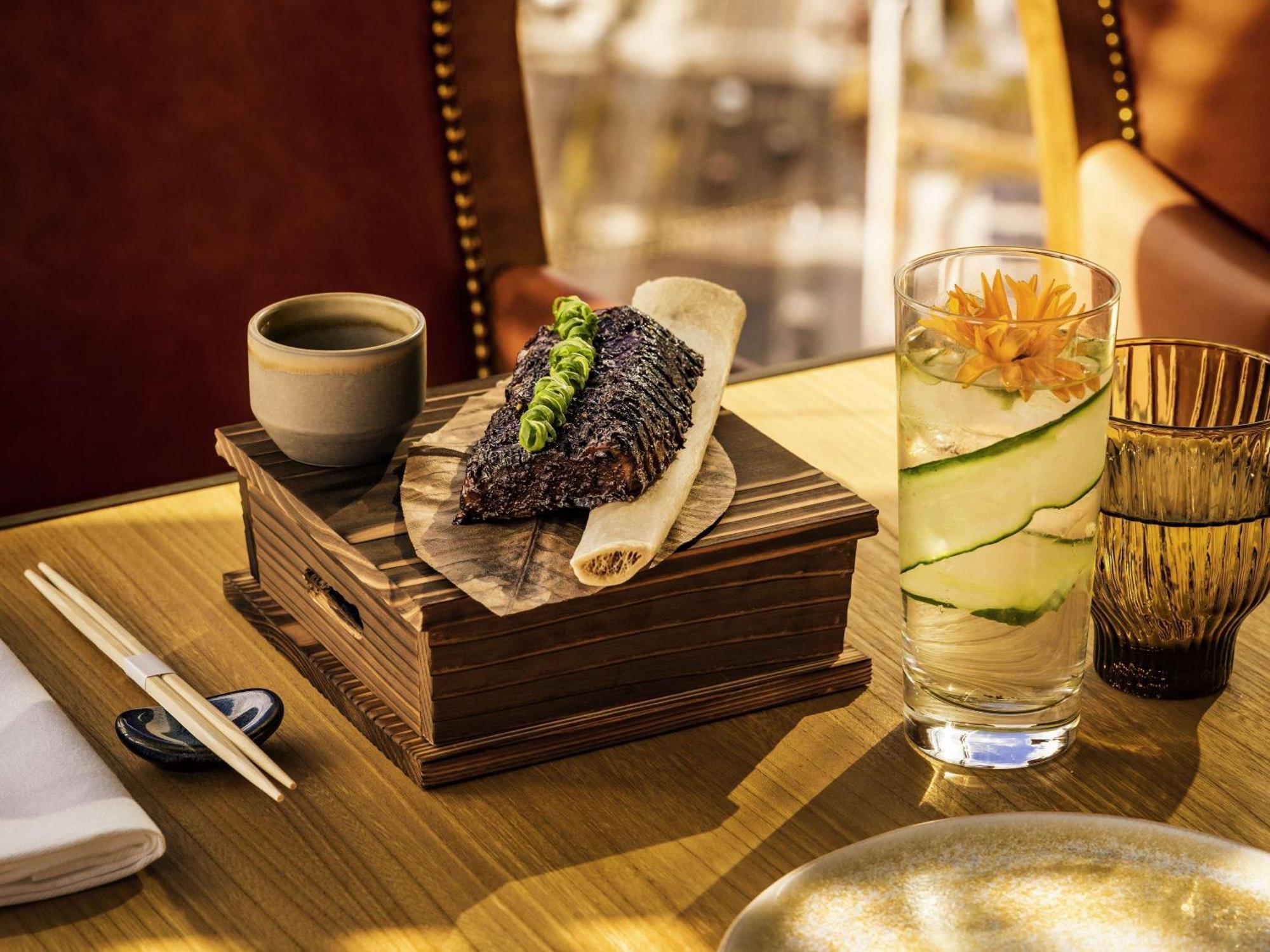 Too Hotel & Spa Paris - Mgallery Collection ปารีส ภายนอก รูปภาพ